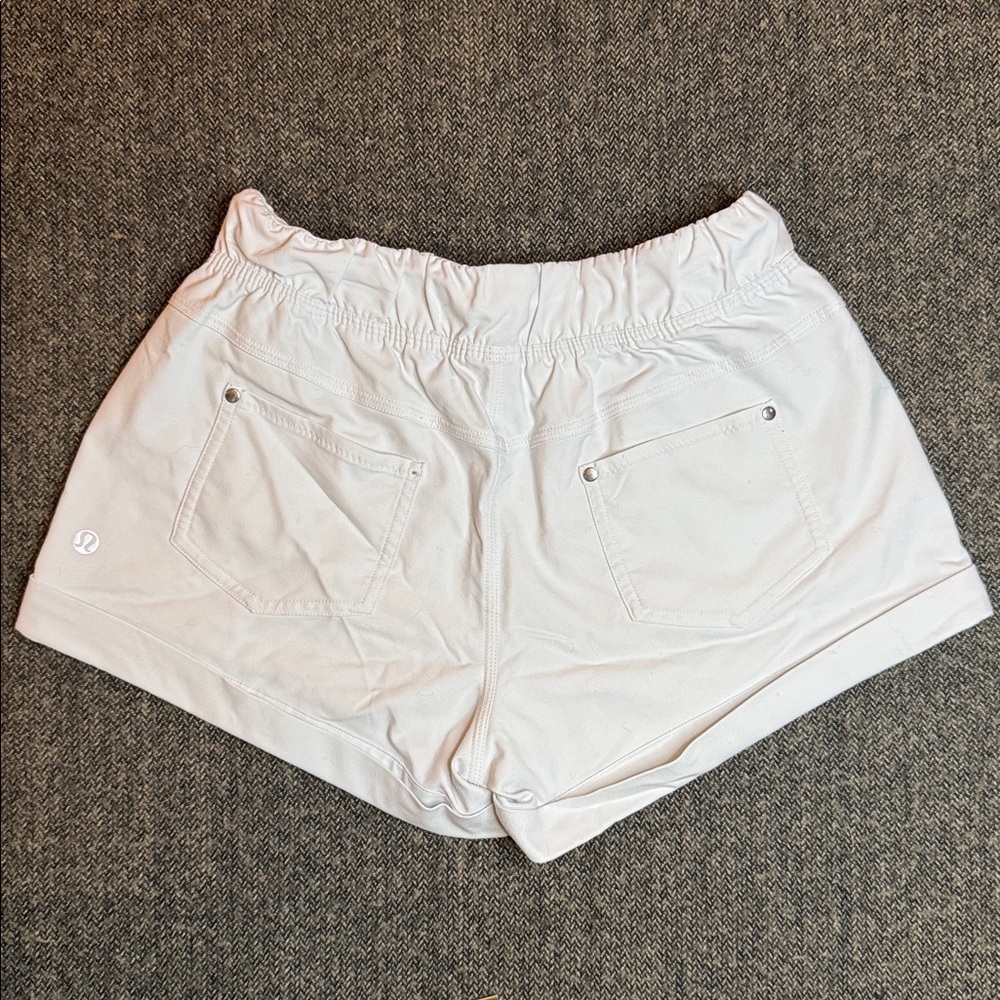 Lululemon Athletica Light Gray Athletic Shorts sz 4 - Picture 6 of 8